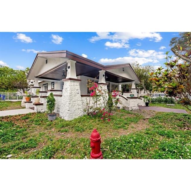 Foto del edificio - 3902 NW 3rd Ave