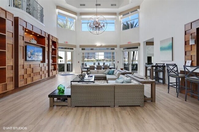 Building Photo - 3205 NE 184th St