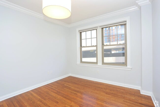 Building Photo - 4931 Lindell Boulevard, Unit 202