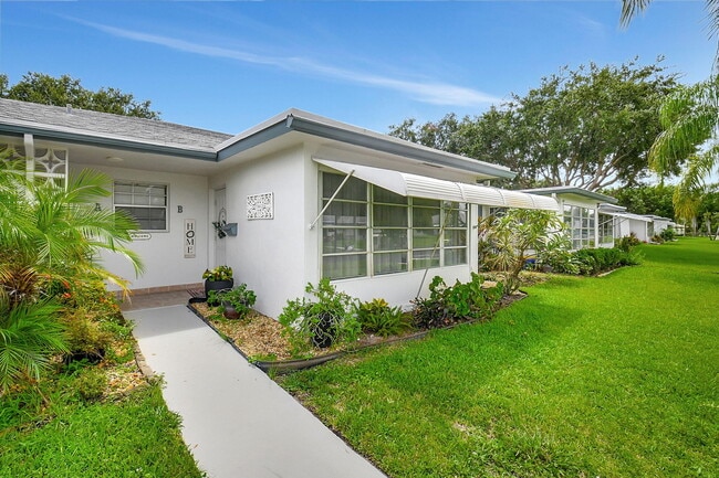 Building Photo - 1165 S Drive Cir