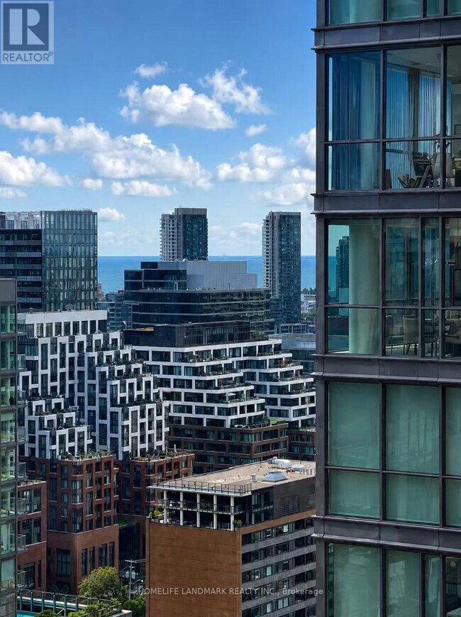 Photo du bâtiment - 400 King St W