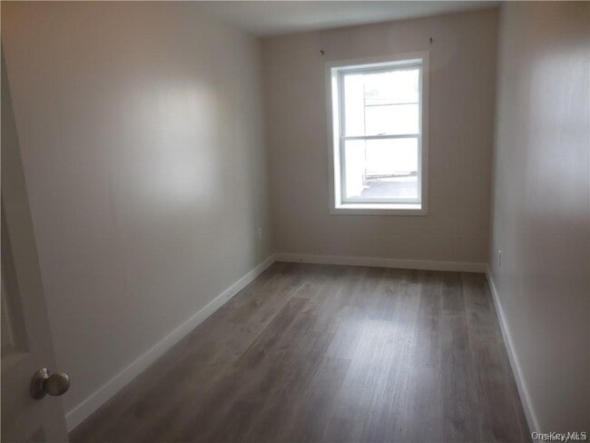 Building Photo - 67 Main St