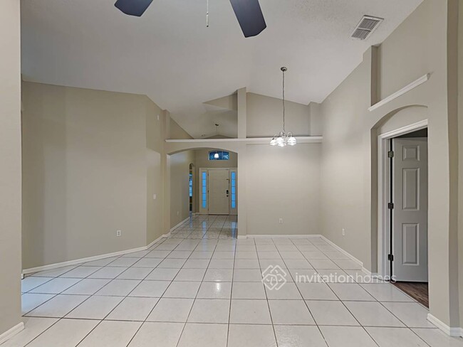 Foto del edificio - 1042 Soaring Eagle Ln