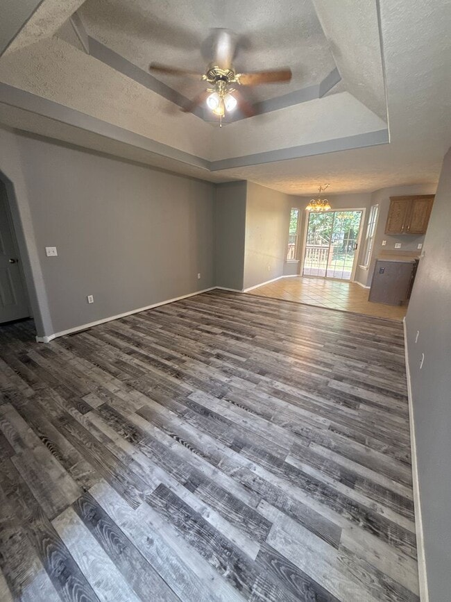 Foto del edificio - 3 bedroom/2 bath house w/ 1 car garage