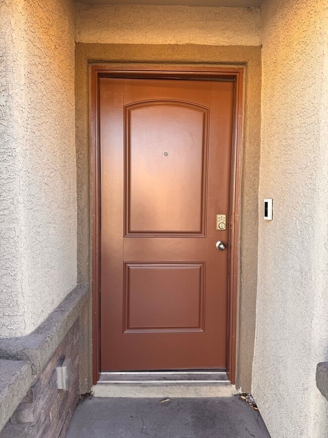 Building Photo - 3 Bed and 2.5 Bathrooms Home for Rent