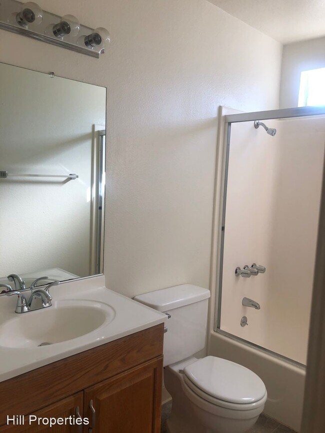 Building Photo - 2 br, 1 bath Room For Rent - 635 W 6th Avenue