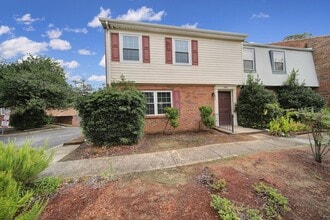 Building Photo - 8914 Hunter Ridge Dr