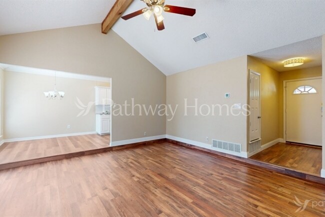 Foto del edificio - 16 Atlanta Ct