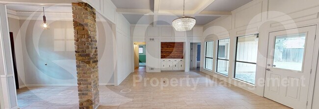 Foto del edificio - 9706 Burleson Dr