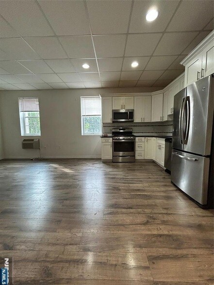 Foto del edificio - 61 Kansas St