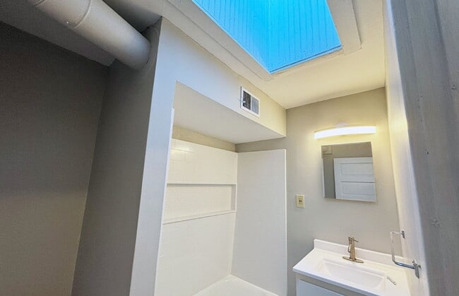 Foto del edificio - 2831-2833 Glendora Avenue