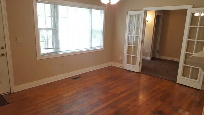 Foto del edificio - 1612 Pendleton Rd