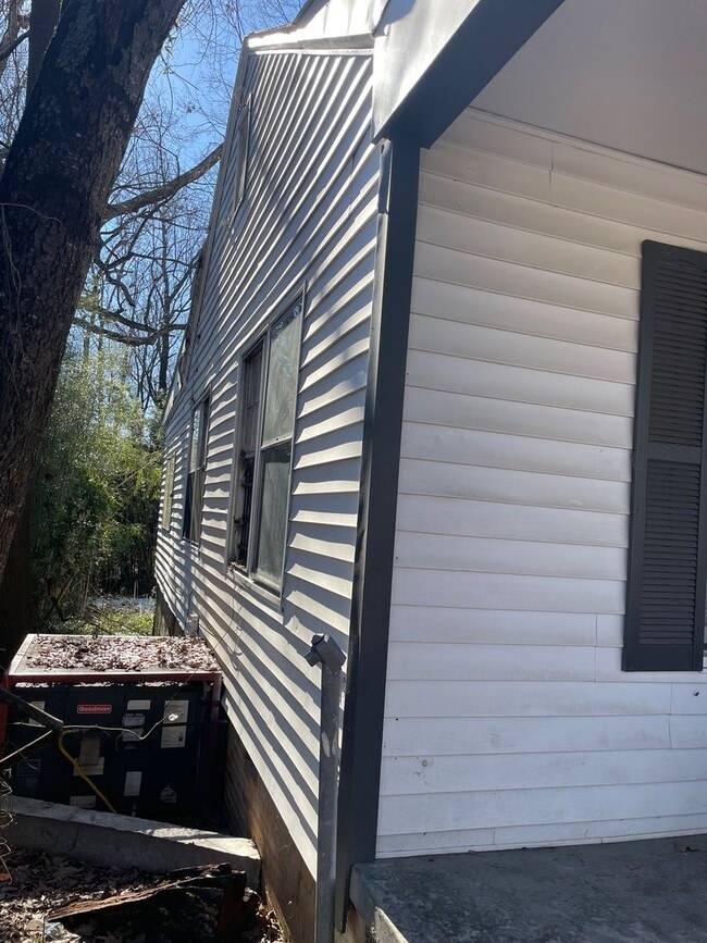 Building Photo - 5005 W 31st St