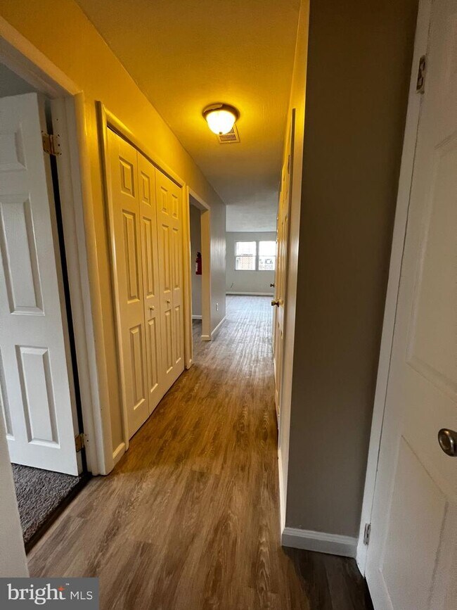 Foto del edificio - 5 Florence Tollgate Plz