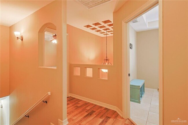 Foto del edificio - 30 S 48th Ln