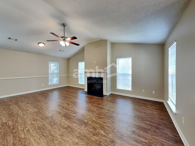 Building Photo - 5029 Kens Ct