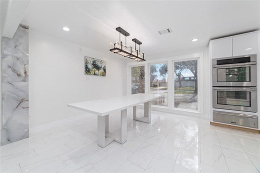 Foto del edificio - 15214 La Mancha Dr