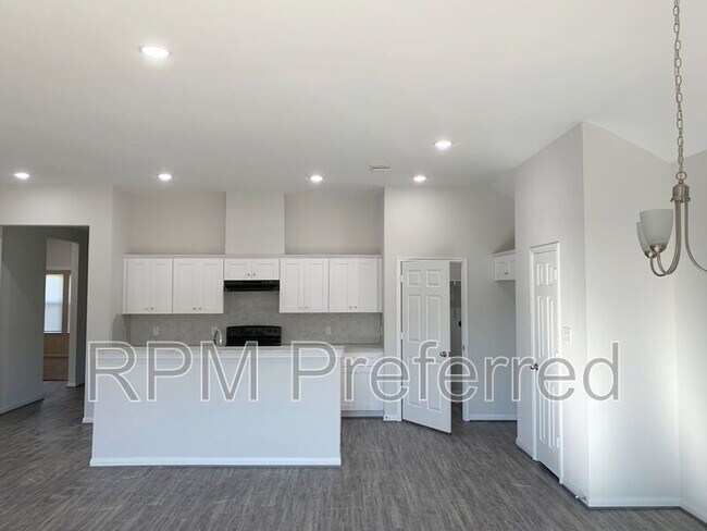 Foto del edificio - 12703 Pebble Creek Ln
