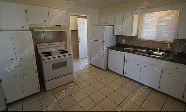 Foto del edificio - 964 Emporia St