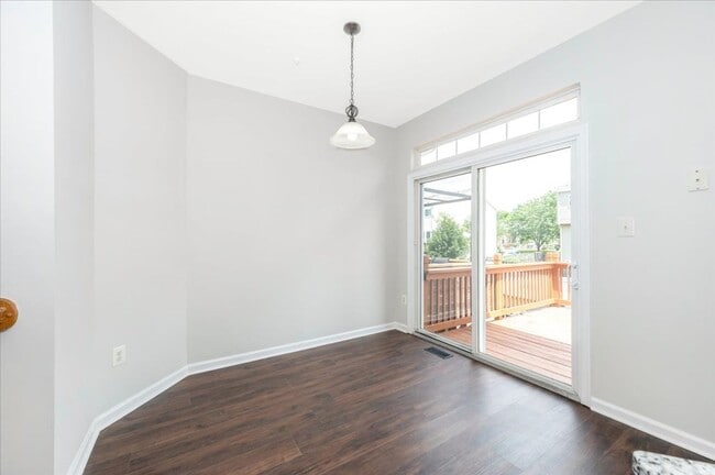 Building Photo - Ballenger Creek Show Stopper for Lease