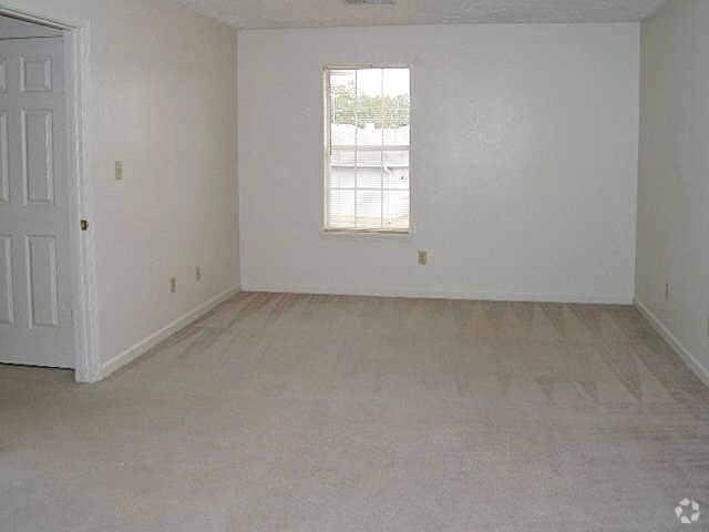 Bedroom - xWhispering Oaks