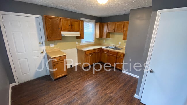 Cocina - 4406 Waymire Ave