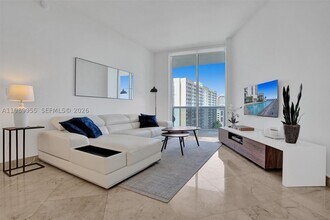 Building Photo - 16001 Collins Ave