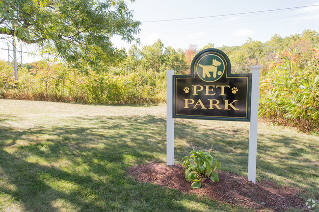 Pet Park - Meadowbrook Village