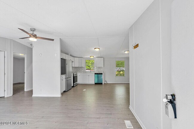 Foto del edificio - 529 Greenwood Rd