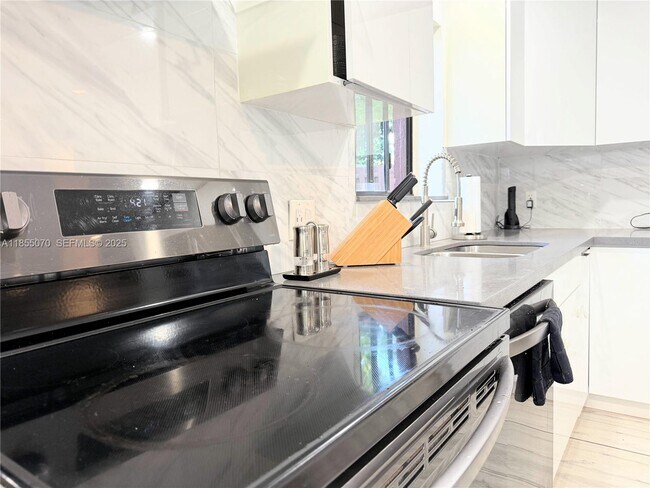 Foto del edificio - 20429 NE 10th Ct Rd