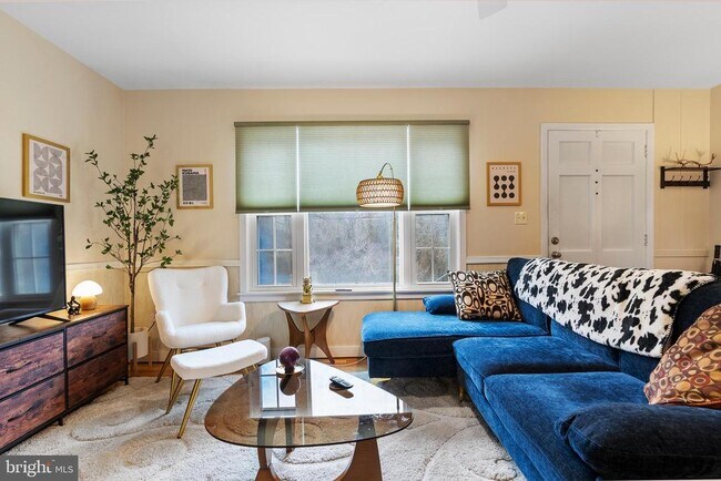 Foto del edificio - 516 Hollingsworth Dr