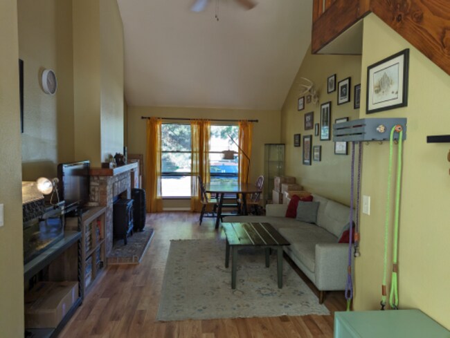 Foto del edificio - 1019 Mirrormere Cir