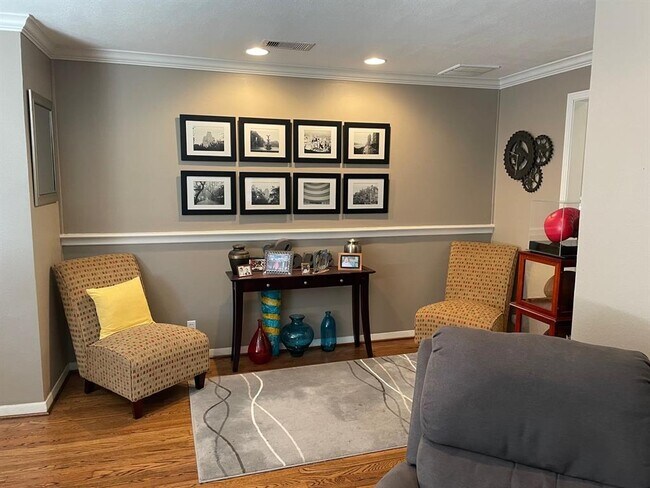 Foto del edificio - 4038 Woodfin St