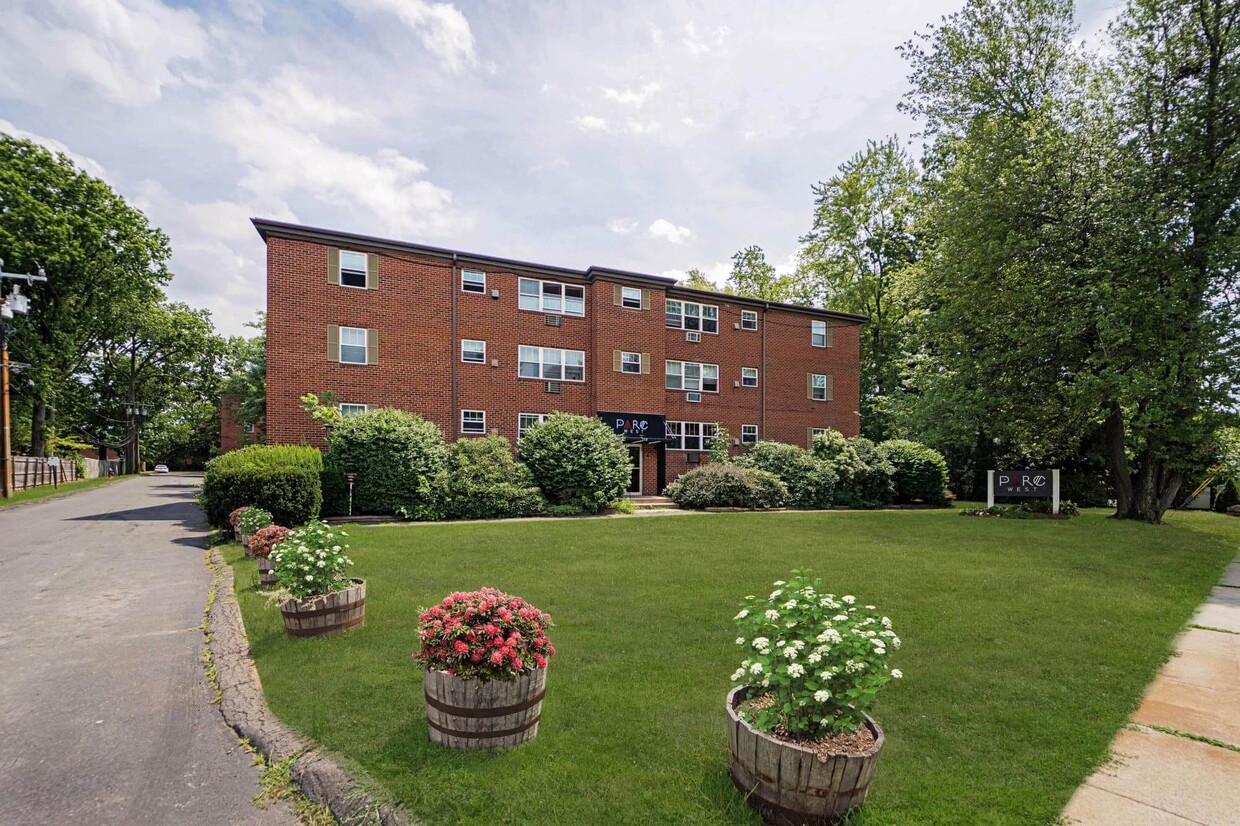 Foto principal - Enclave West Hartford / Parc West