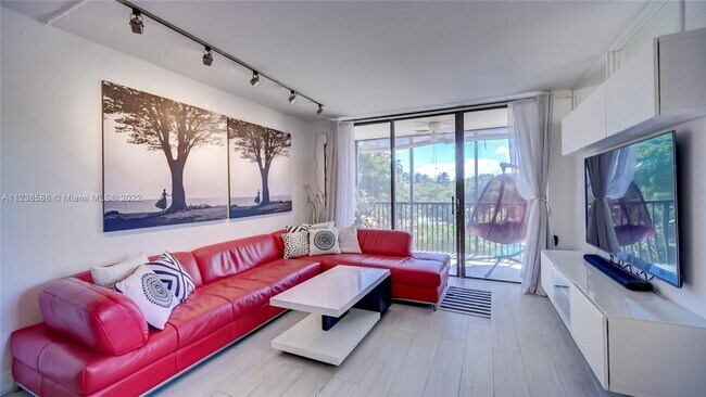 Foto del edificio - 3301 N Country Club Dr
