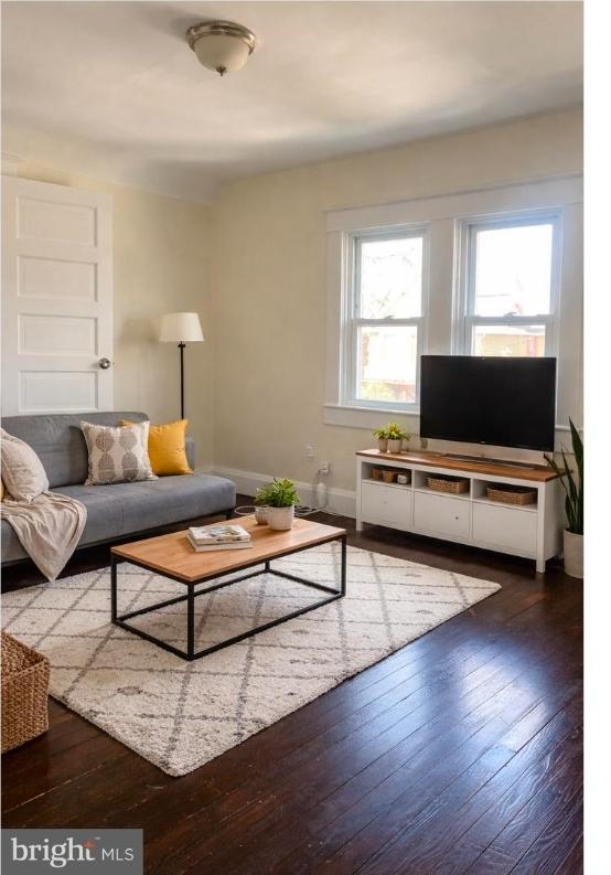 Foto del edificio - 3021 Glenmore Ave