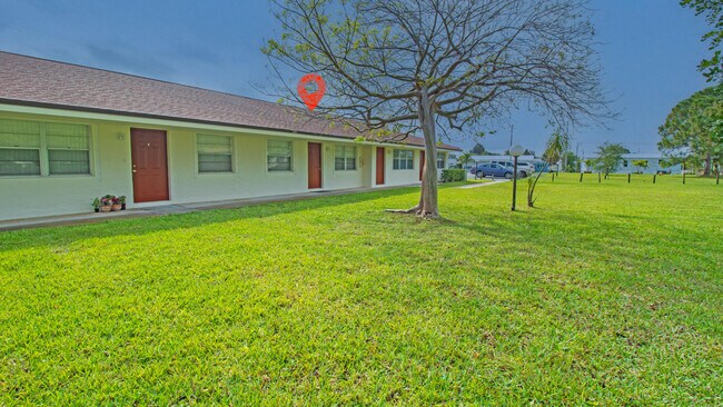 Foto del edificio - 8585 SE Church St