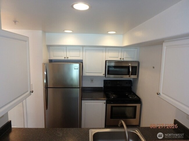 Building Photo - 18621 Blueberry Ln