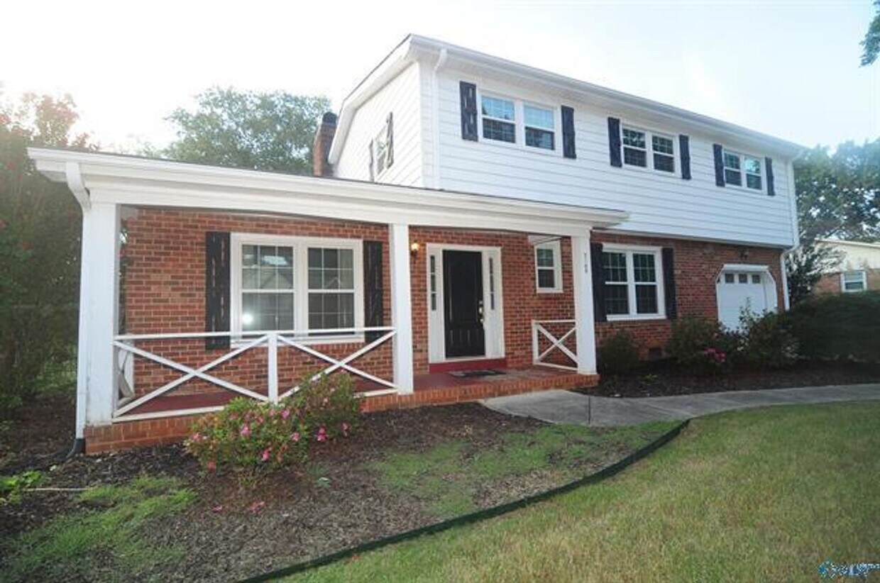 Primary Photo - Nice home in quiet family neighborhood.