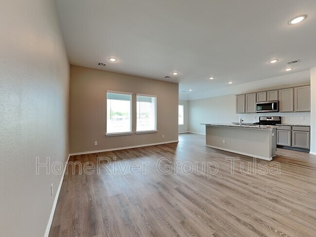 Foto del edificio - 28165 E 112th Pl S