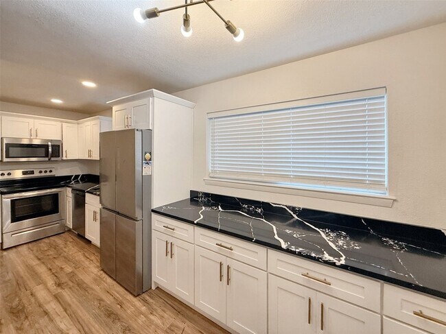 Foto del edificio - 4811 Live Oak St