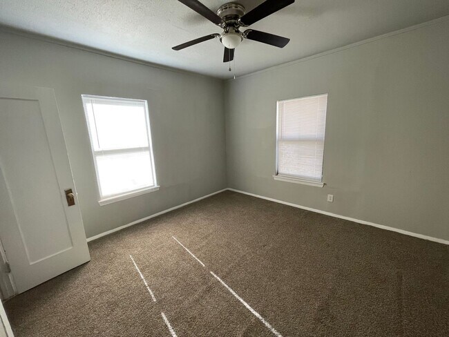 Foto del edificio - 3 bedroom, 2 bath