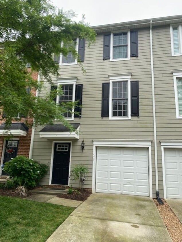 Primary Photo - 149 Parkway Court, Williamsburg, VA 23185