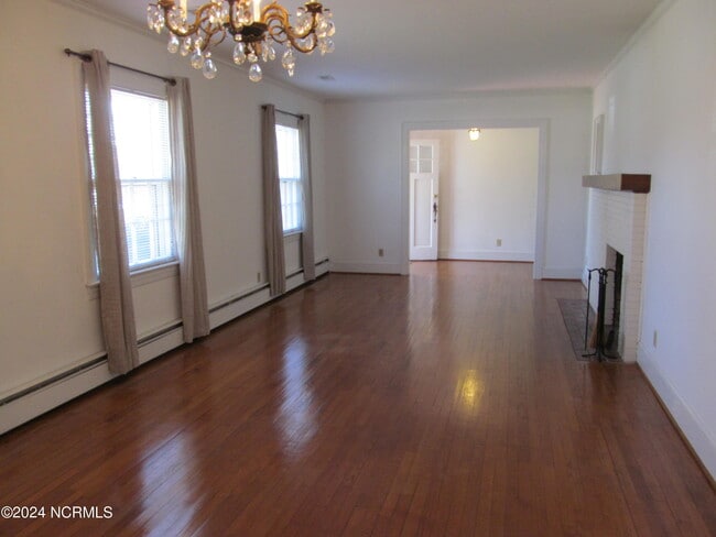 Building Photo - 919 Isabella Ave Ext