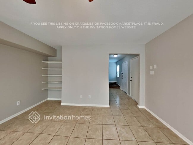Foto del edificio - 16722 Warbler Dr