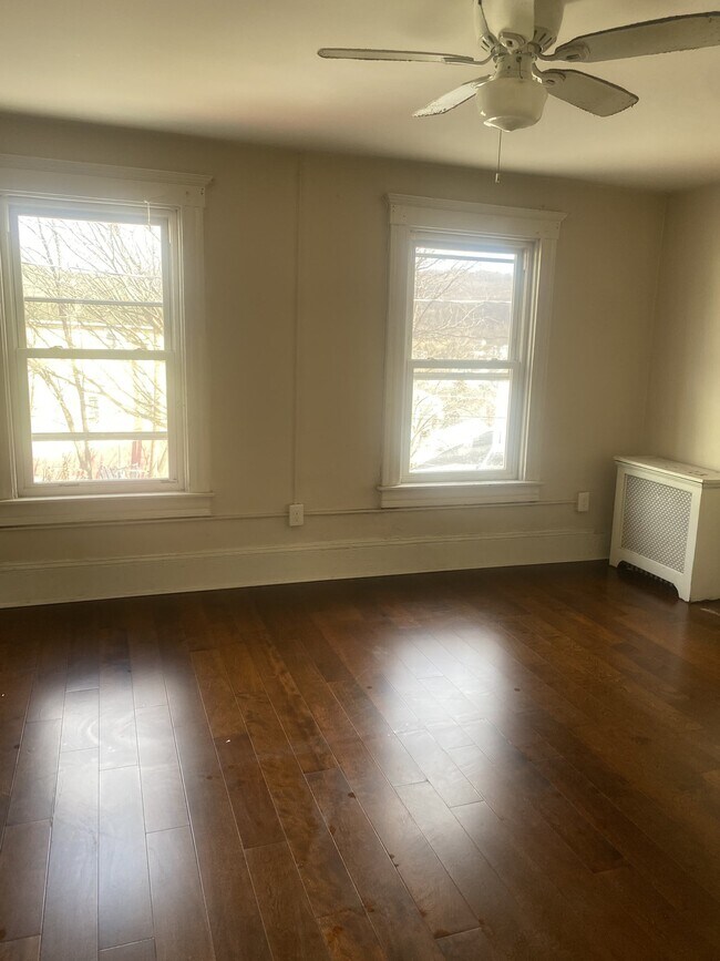 Foto del edificio - 29 Oakwood Ln