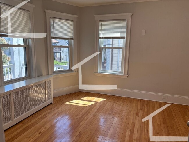 Foto del edificio - Huge, newly renovated 3 bed unit near Oak ...