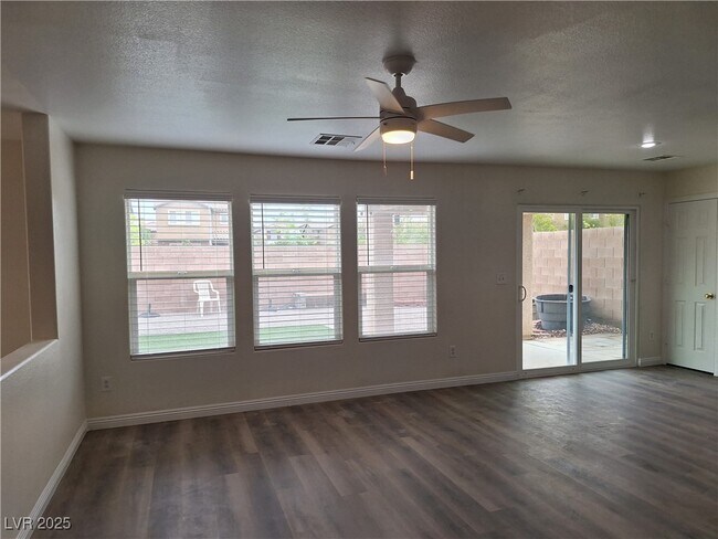 Building Photo - 11236 Tuscolana St
