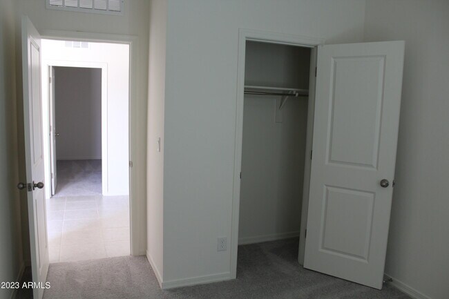 Building Photo - 16622 W Christy Dr