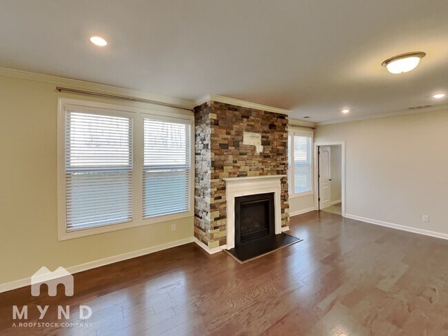 Building Photo - 1019 Willowcroft Dr